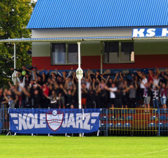 Kolejarz Stróże - Grybovia Grybów (4)