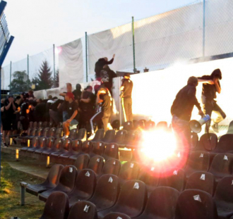 Kolejarz Stróże - Grybovia Grybów (16)