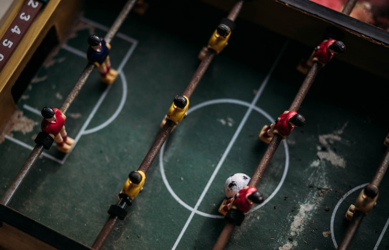 Analiza meczów piłkarskich: Jakie statystyki są kluczowe?