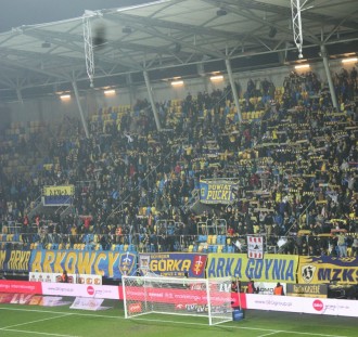 Kibice Arki Gdynia rozpoczęli akcję "Żółto-Niebieski Mikołaj"