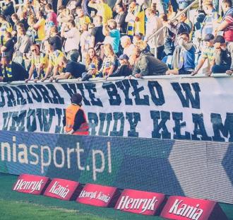 Arka Gdynia ukarana za mecz ze Śląskiem Wrocław. Władze apelują do kibiców