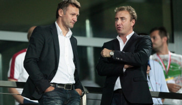 artur platek w trakcie rozmowy z mariuszem piekarskim