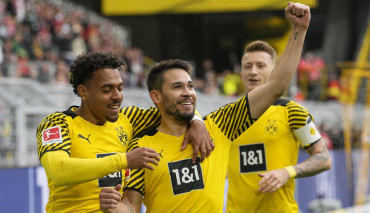 Borussia nakłada presję na Bayern