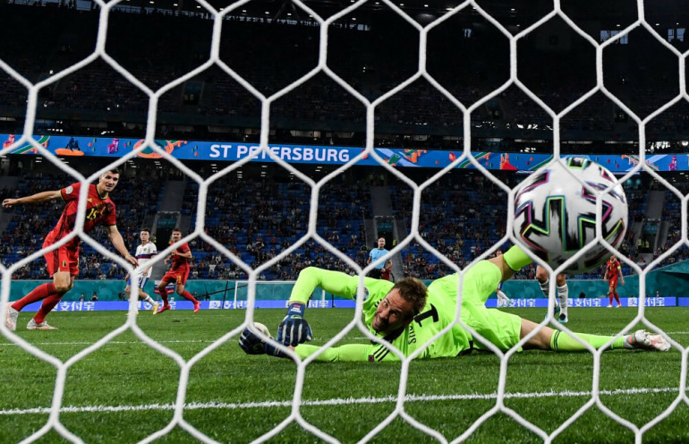 Bramka Thomasa Meuniera w meczu Belgii z Rosją