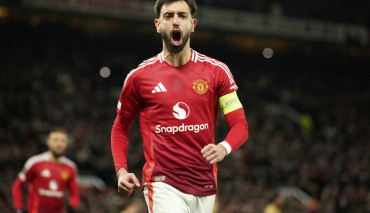 bruno fernandes cieszący się z trafienia united
