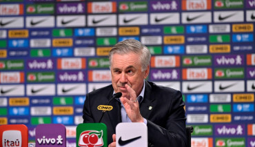 carlo ancelotti na konferencji prasowej