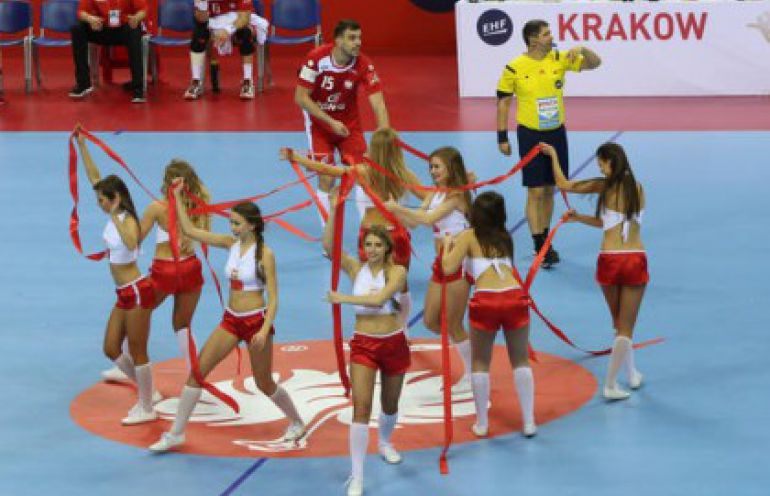 Cheerleaderki: Bawimy się z kibicami