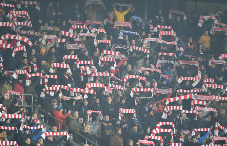 cracovia kibice legia