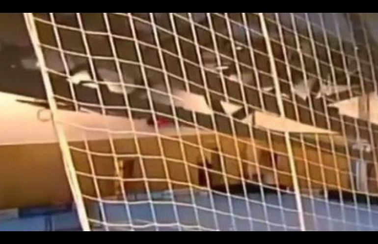 Dach hali sportowej zawalił się podczas meczu