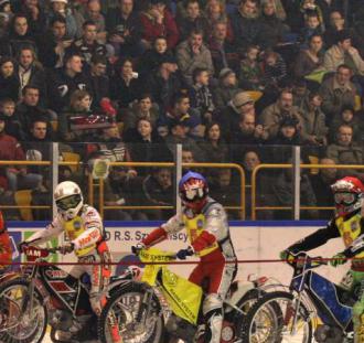 Zawody w speedwayu na lodzie w Toruniu