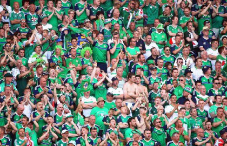 EURO 2016: Piłkarze Irlandii Pł. i Węgier witani jak bohaterowie