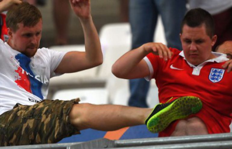 EURO 2016: Smołow broni rosyjskich kibiców