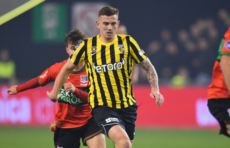 Kacper Kozłowski Vitesse Arnhem wypożyczenie