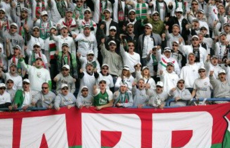 Kibice Legii w ostrołęckich szkołach