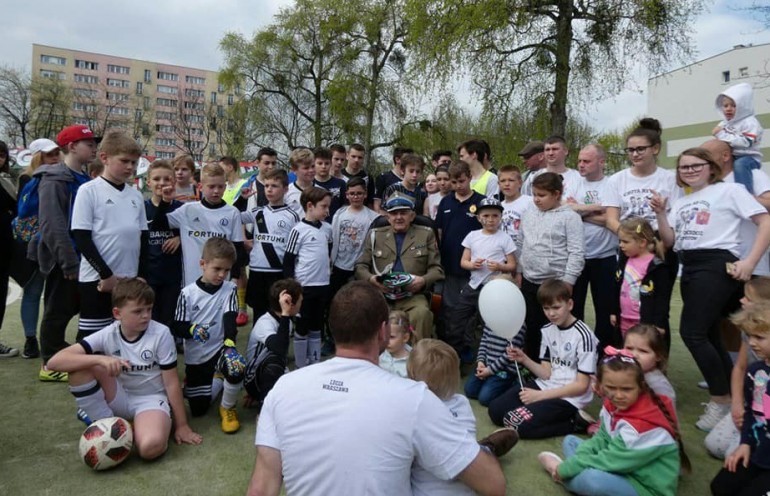 Kibice Legii z Ochoty zorganizowali w stolicy piknik sportowy