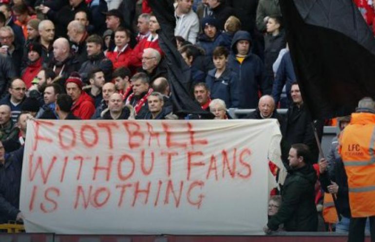 Kibice Liverpoolu wyszli ze stadionu