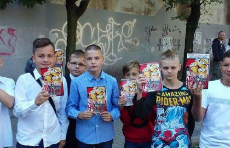 Kibice ŁKS rozdali dzieciom kilkadziesiąt tysięcy zeszytów!