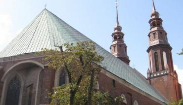 Kibice Odry pomagają remontować katedrę