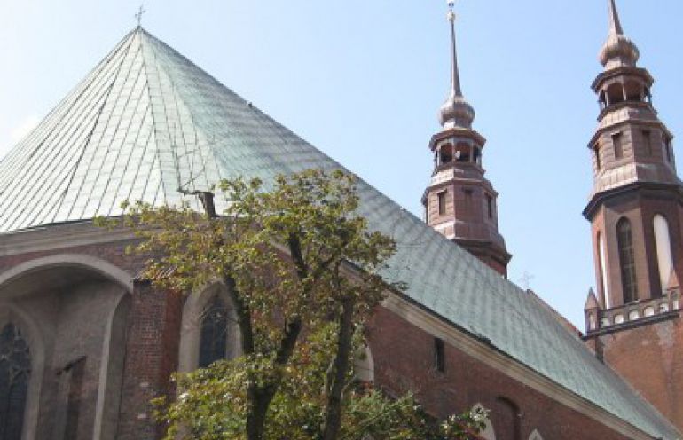 Kibice Odry pomagają remontować katedrę