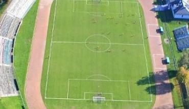 Kibice Polonii remontują stadion