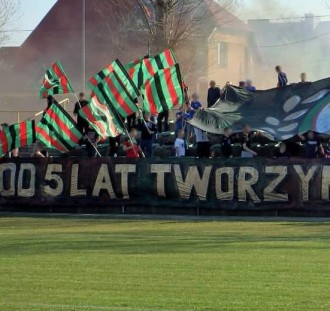 Kibice Promienia Żary zaprezentowali świetną oprawę w klasie okręgowej!