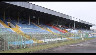 Kibice remontują stadion w Olsztynie