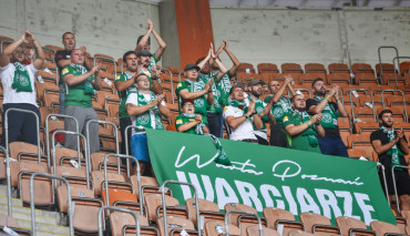 Kibice Warty Poznań na meczu Ekstraklasy z Zagłębiem Lubin