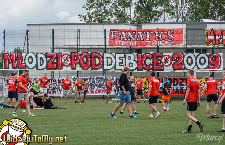 Kibice Widzewa świętowali 10-lecie grupy Młodzi Poddębice ’09