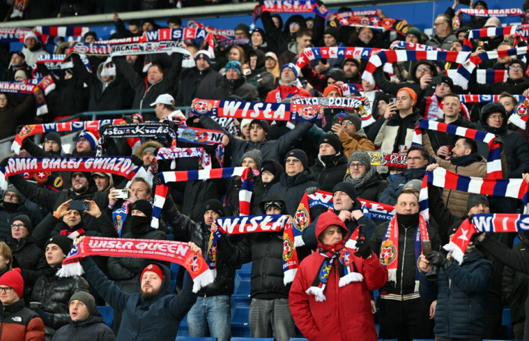kibice wisły kraków na trybunach