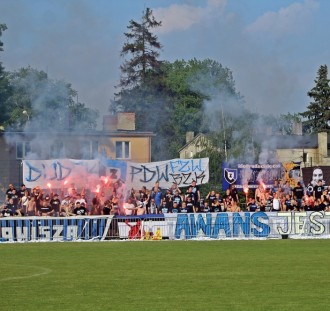 Kibice Zawiszy Bydgoszcz z efektowną oprawą na trybunach