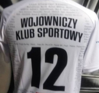 Koszulki z akcji Niebiesko-Czarna cegiełka już w sprzedaży