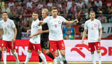 Krystian Bielik obraża kibica