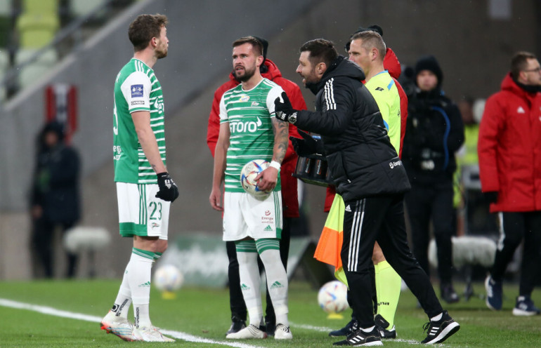 Lechia Gdańsk: Czy z tego chaosu urodzi się utrzymanie?