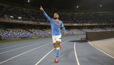 Legenda opuszcza Napoli