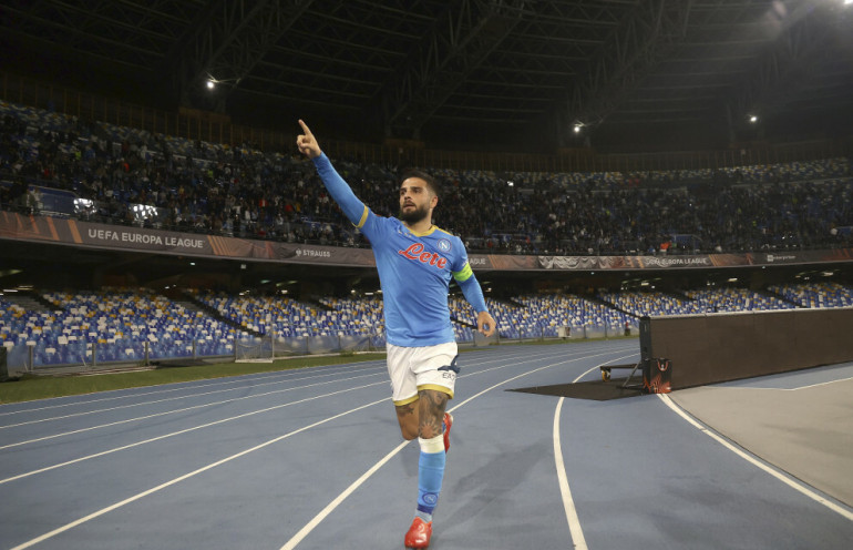 Legenda opuszcza Napoli
