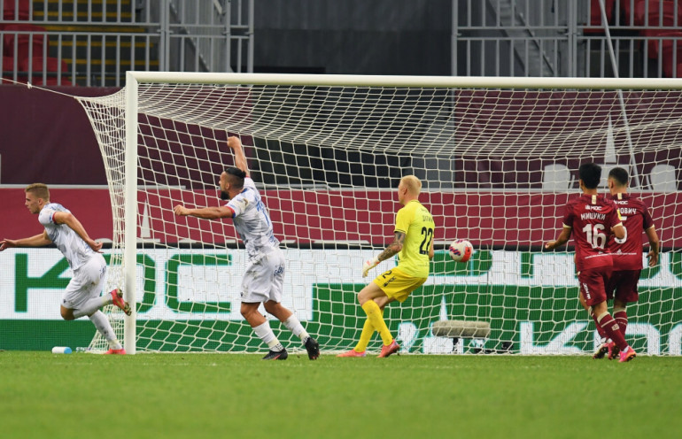 Legia i Raków walczą o awans i pieniądze