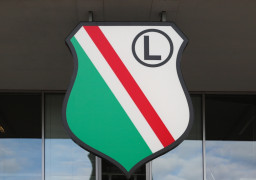 Legia Warszawa wyłączyła sektor gości do końca 2026 roku. Co z kibicami Wisły Kraków?