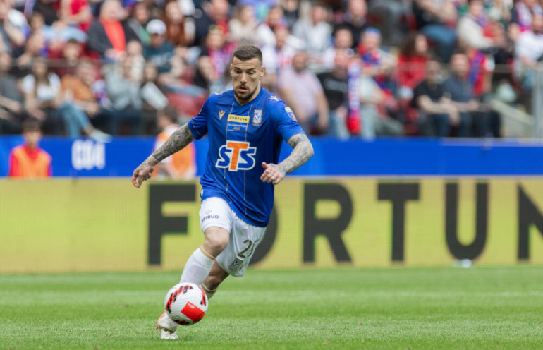 Legia wyrwie gwiazdę Lechowi?
