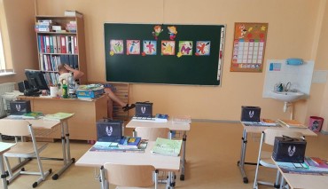 Legioniści przekazali materiały szkolne dla rodaków