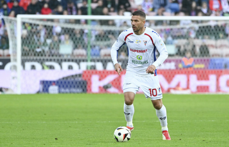 lukas podolski kara