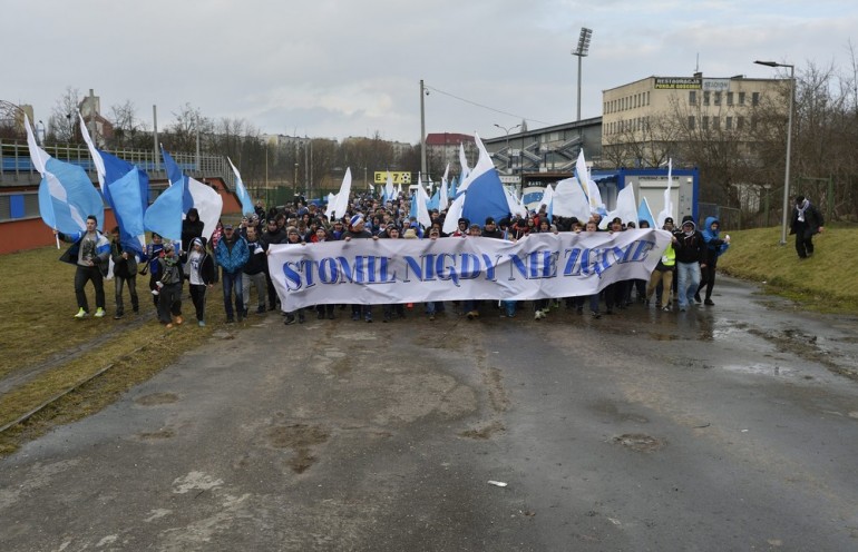 Manifestacja kibiców klubu Stomil Olsztyn