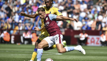 matty cash av everton