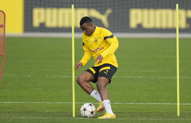 moukoko borussia barca