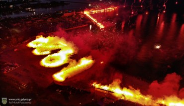 Niesamowite obchody 90-lecia Arki Gdynia w wykonaniu kibiców