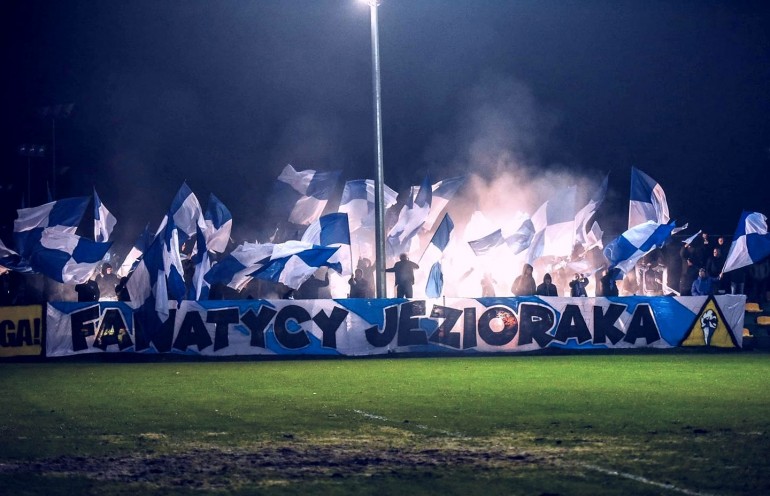 Oprawa kibiców Jezioraka Iława