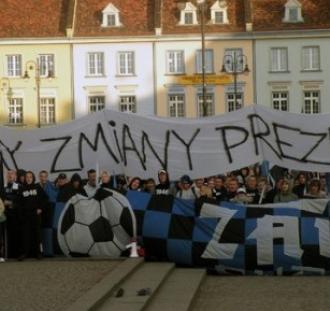 Osuchowców traktujemy jak wrogów