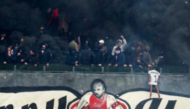 Powieszona kukła na meczu Ajax – Feyenoord