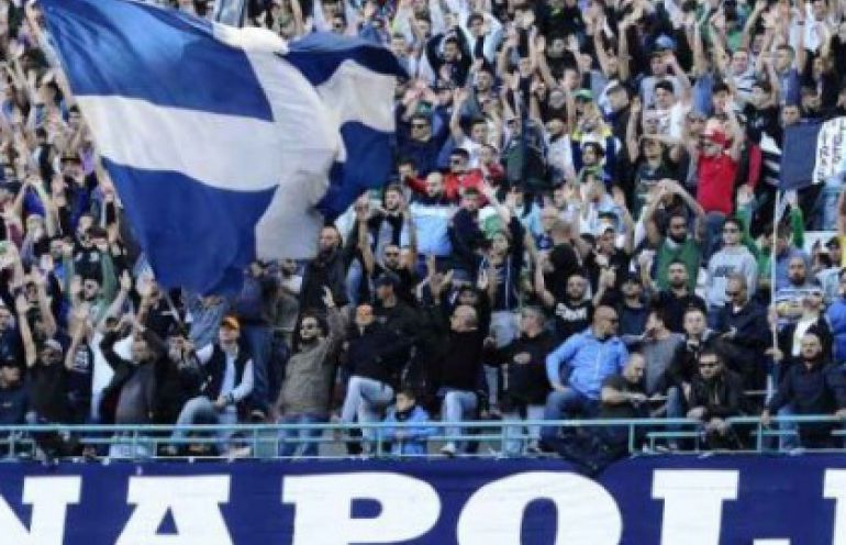 Prezes Napoli popiera kibiców