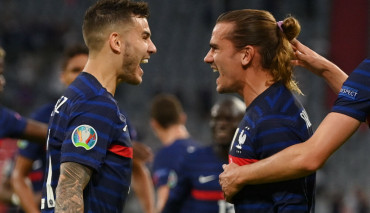 Radość piłkarzy reprezentacji Francji po pierwszym golu na EURO 2020
