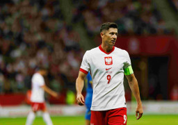 Lewandowski gotowy na zgrupowanie, lecz „Kadra musi przygotowywać się na erę bez Lewandowskiego”